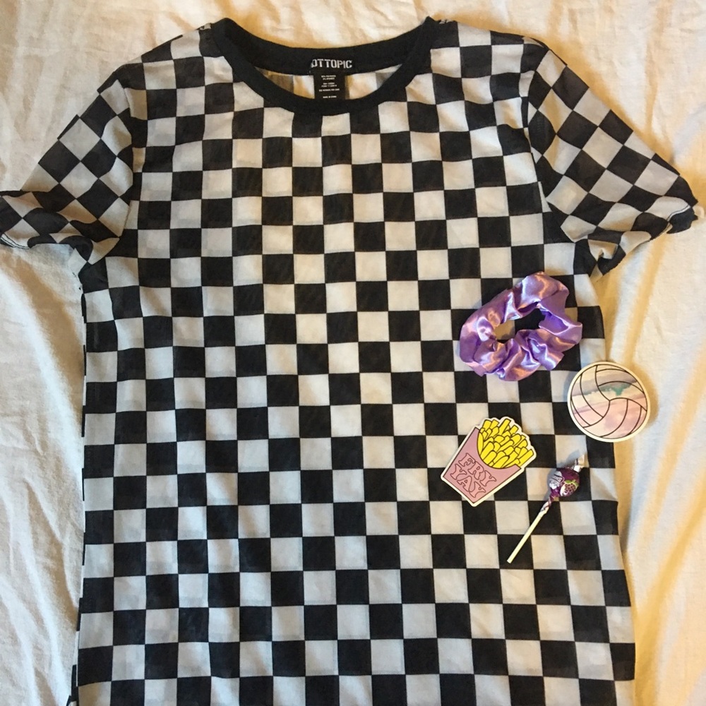 Mesh Checkered Hot Topic Tee w/ Accessories